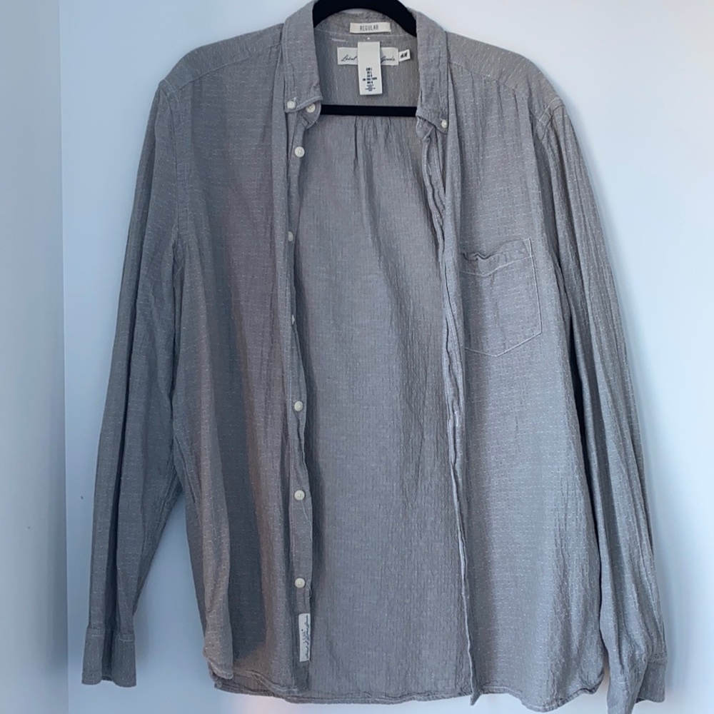 Men’s: grey button down H&M